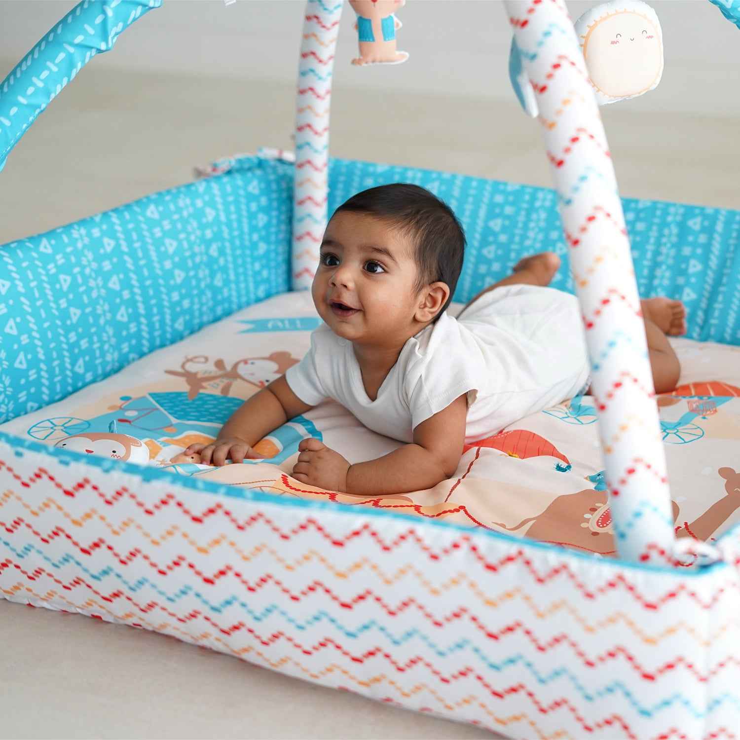 Baby Play Gym | 4 Detachable Toys | Little Finder