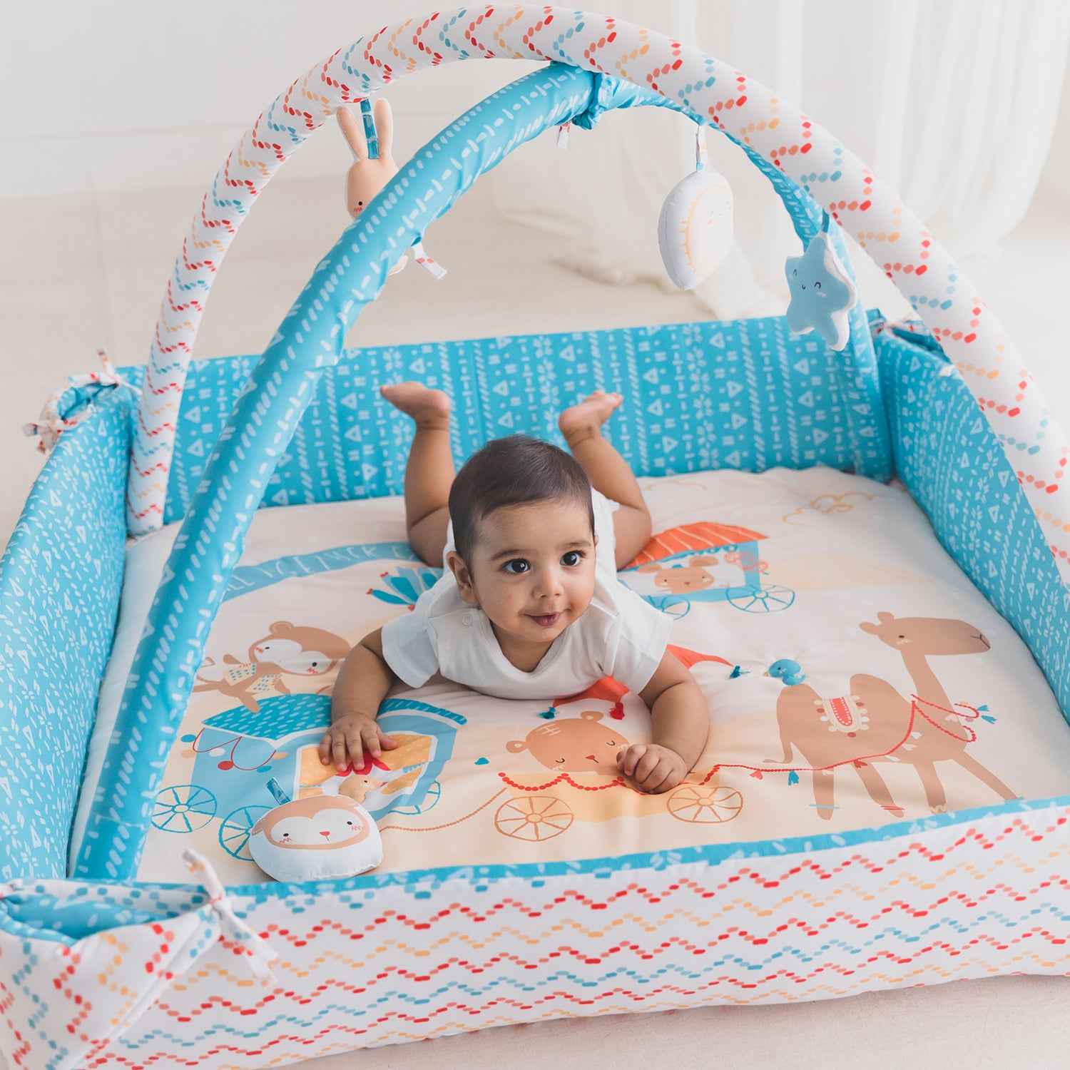 Baby Play Gym | 4 Detachable Toys | Little Finder