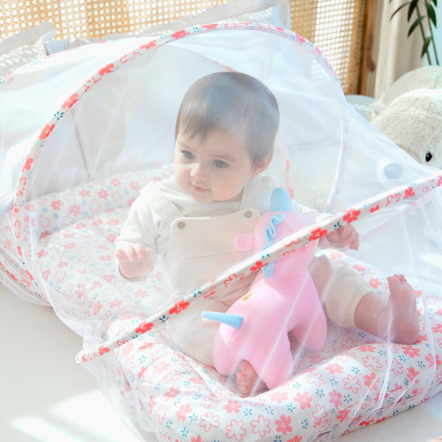 The Flower White Bundle - Gadda Set + Dry Sheet + Quilt + Changing Mat
