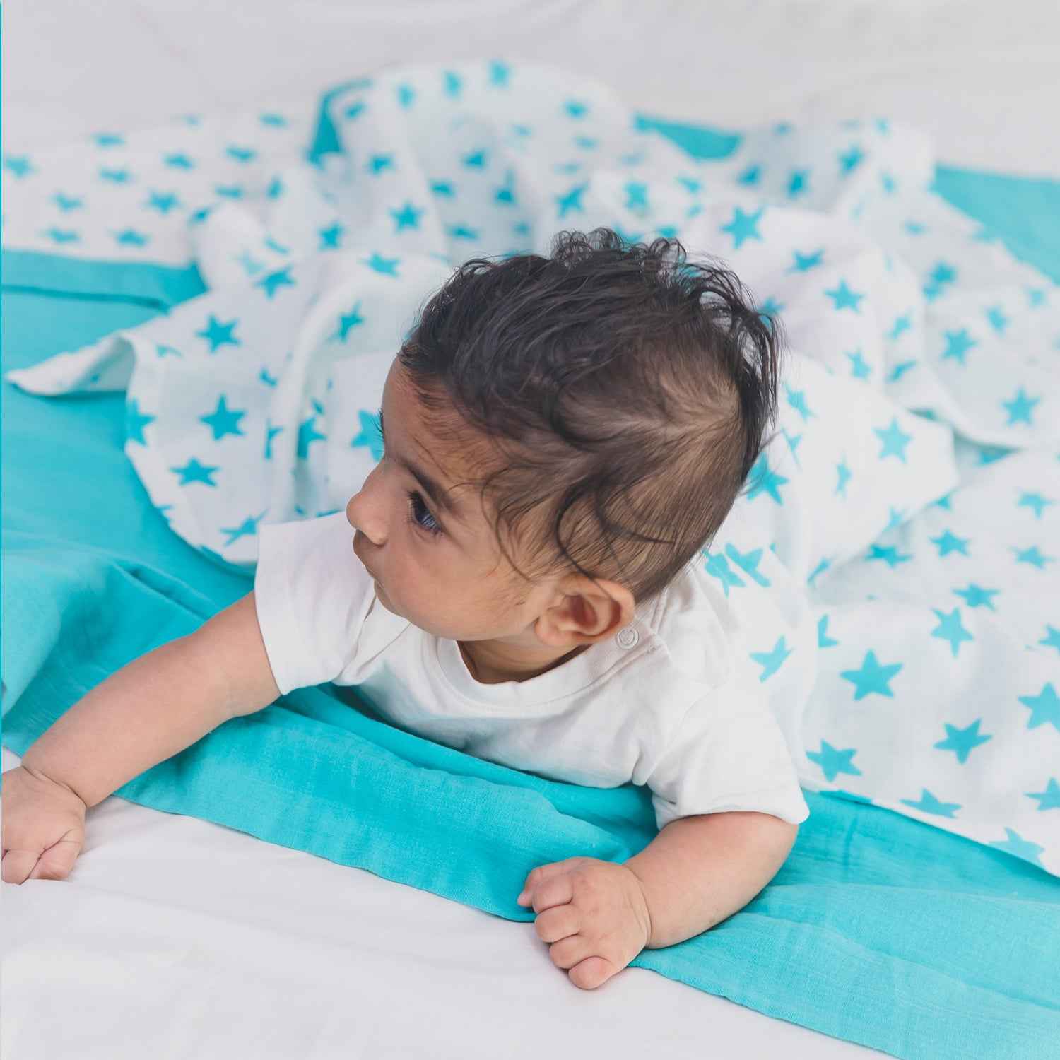 Gudgoodie Baby Gift Set Muslin Dohar and Maracas- Magical Unicorns