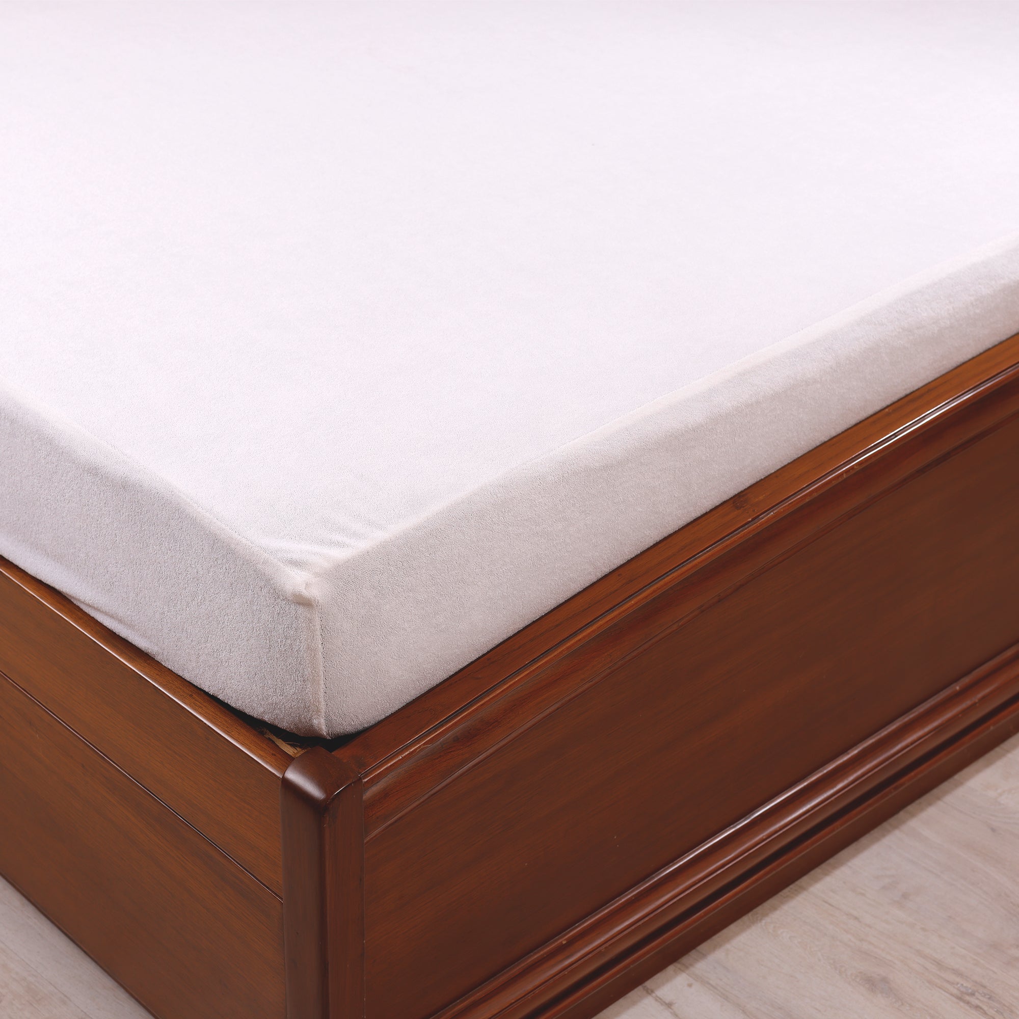 Waterproof Soft Terry Cotton Breathable Fitted Style Mattress Protector White