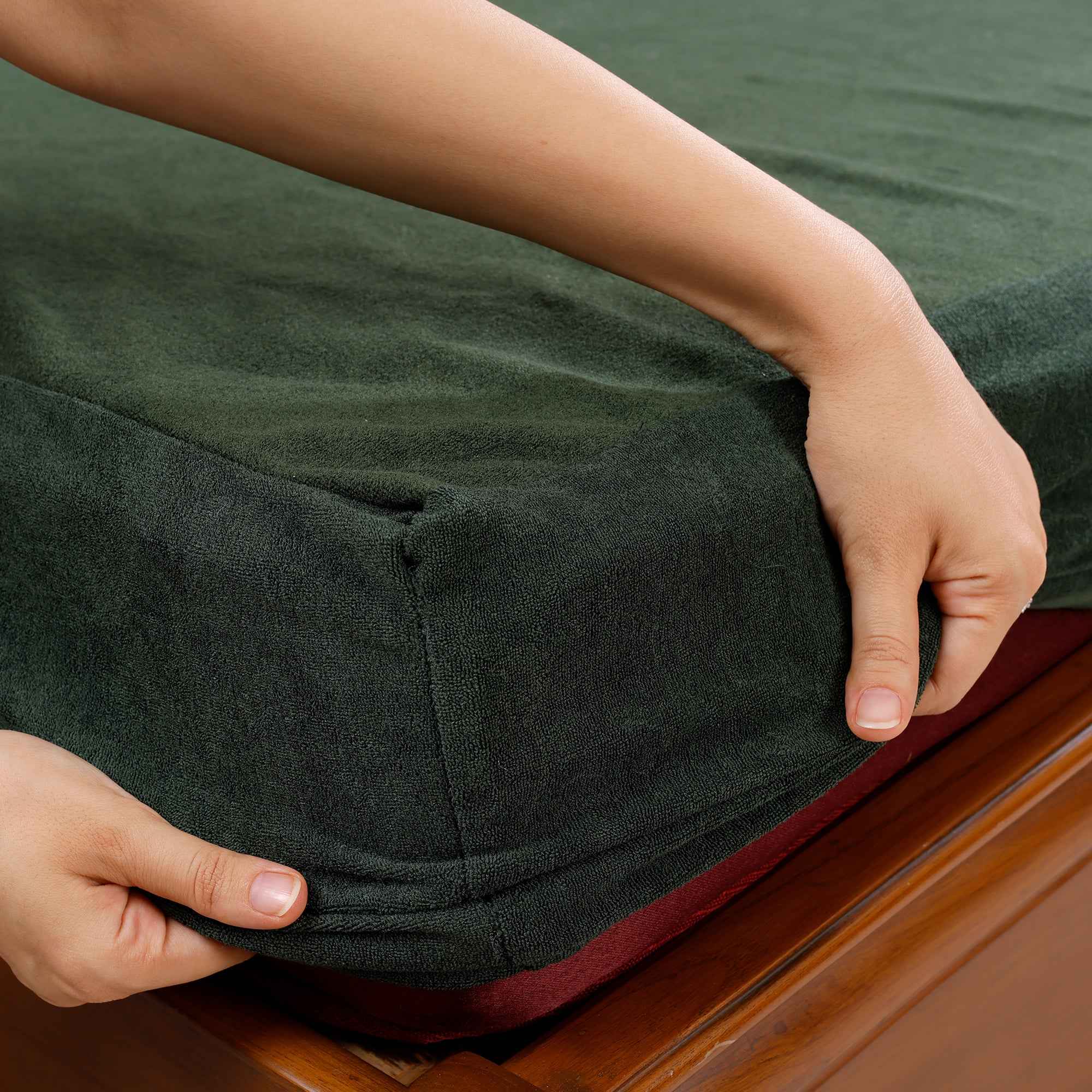 Waterproof Soft Terry Cotton Breathable Fitted Style Mattress Protector - Green